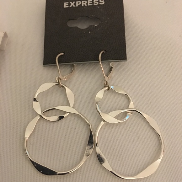 5 Beautiful pairs of dangle earrings. - Picture 4 of 6